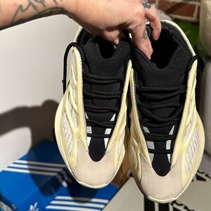 Adidas Yeezy 700 V3 Azael